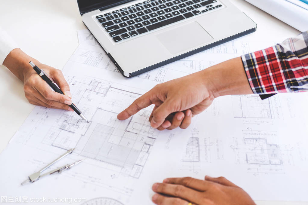协作蓝图 建筑师与工程师在建设工程设计中的合作伙伴关系
