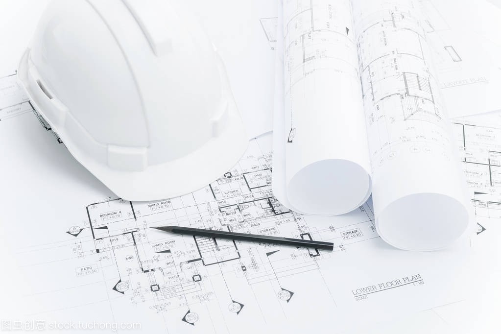 从顶视图到落地 建筑师工作场所中的工具、蓝图与建设理念